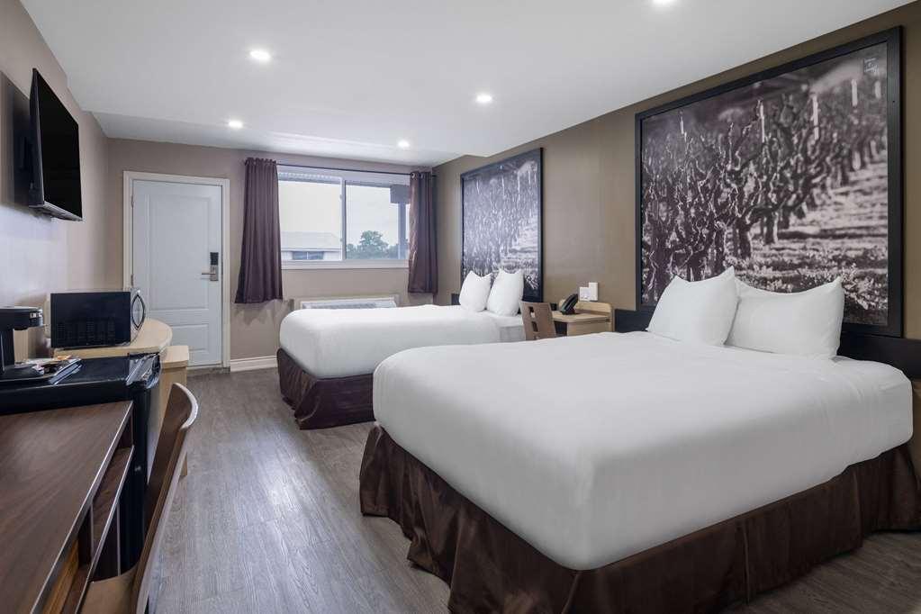 Super 8 By Wyndham Niagara Falls On Room photo