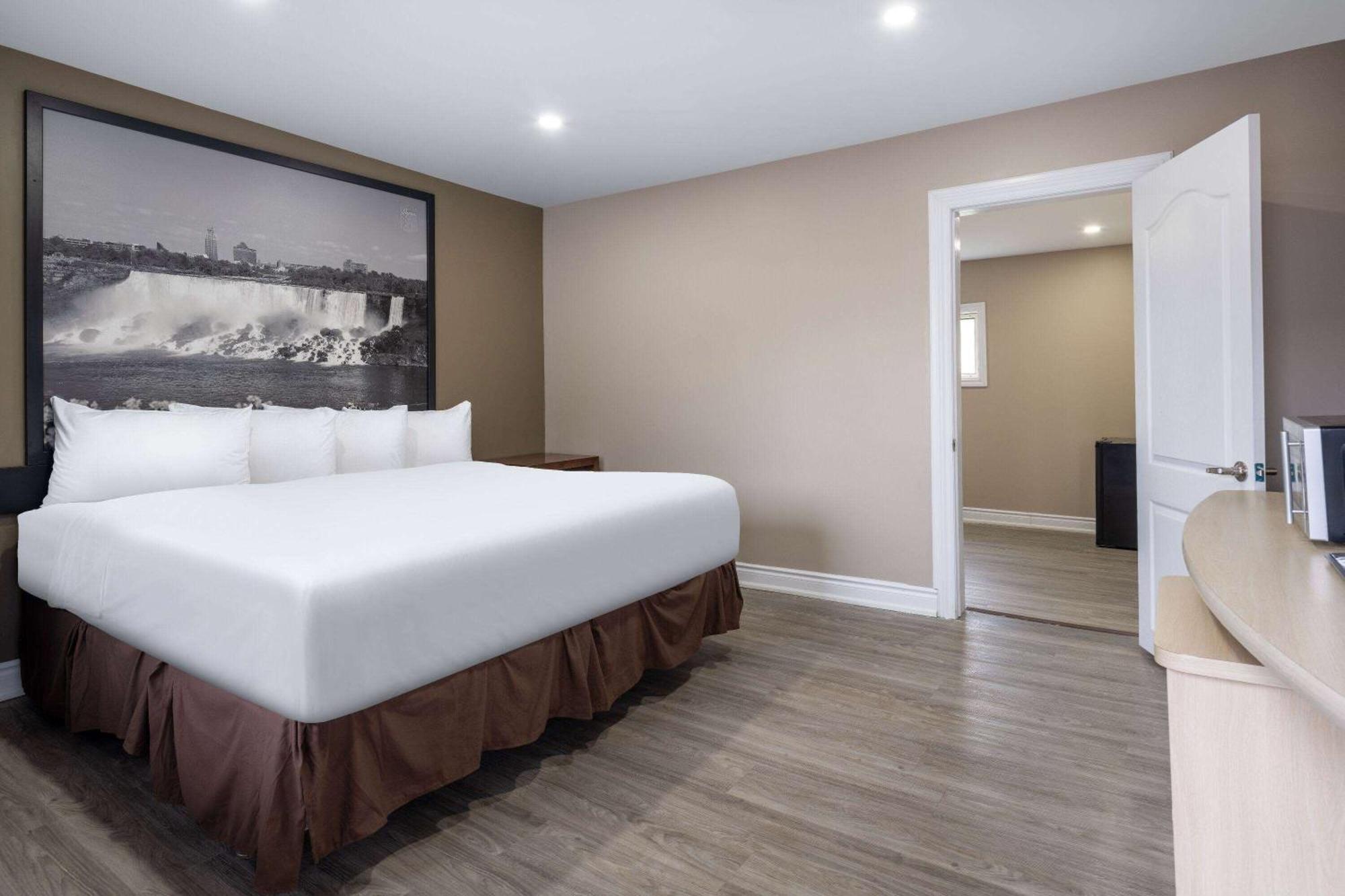 Super 8 By Wyndham Niagara Falls On Exterior photo