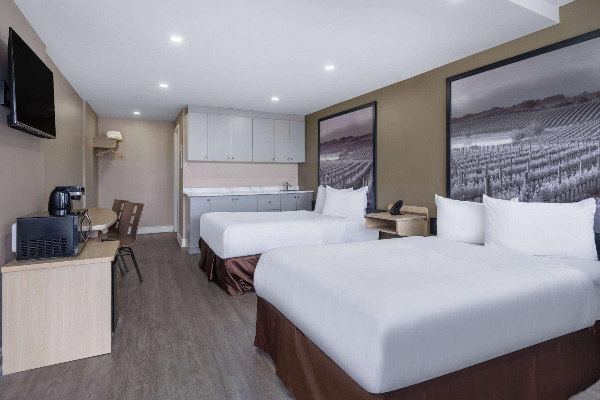 Super 8 By Wyndham Niagara Falls On Exterior photo