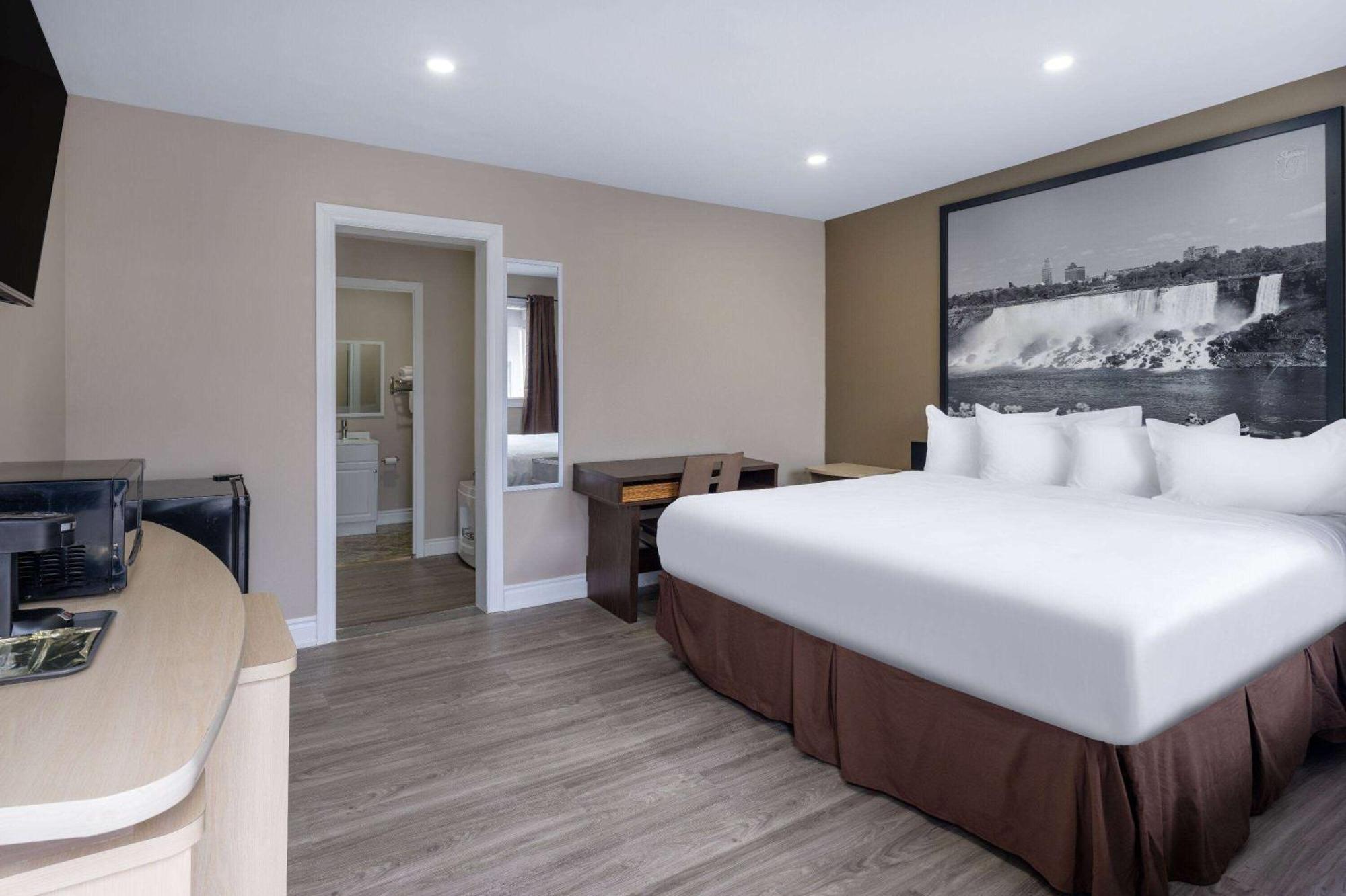 Super 8 By Wyndham Niagara Falls On Exterior photo