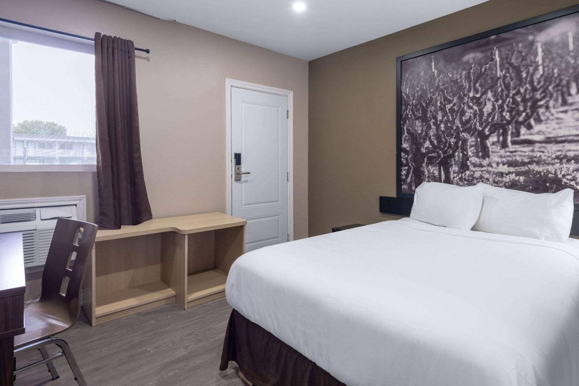 Super 8 By Wyndham Niagara Falls On Exterior photo